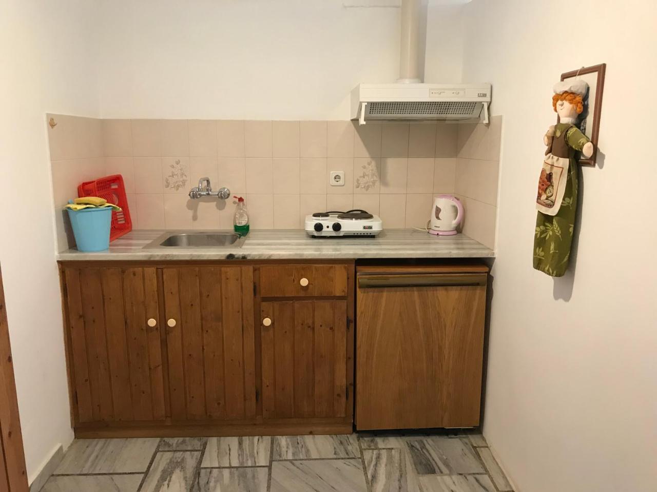 Narkissos Studios Aliki  Luaran gambar